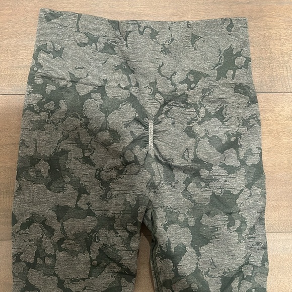 Gym shark camo leggings - Picture 3 of 4